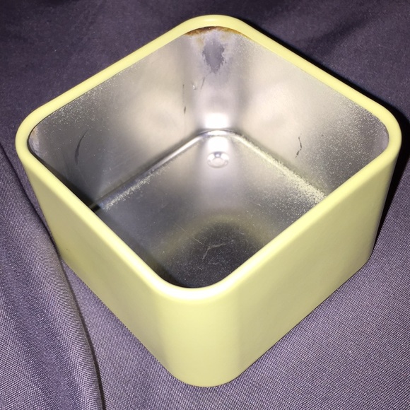 Empty Henri Bendel Travel Candle Tin Lemon Verbena - Picture 10 of 14